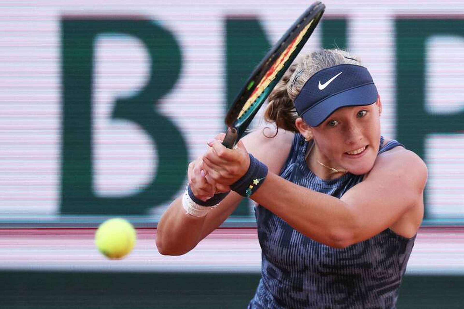 通过一系列 通过一系列